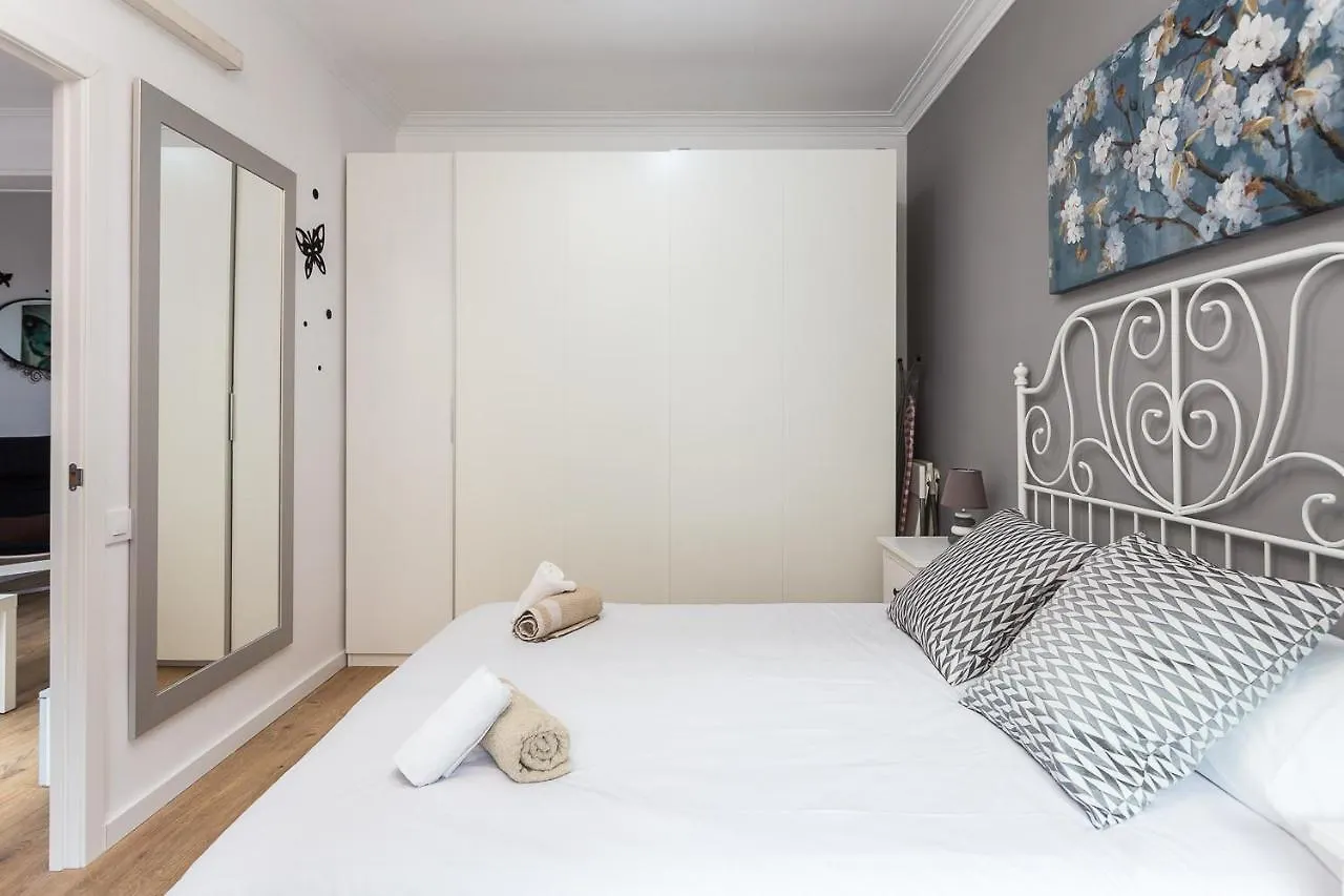 Sagrada Familia Butterfly Apartment Barcelona Spain