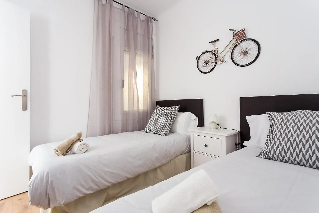 Sagrada Familia Butterfly Apartment Barcelona 0*,